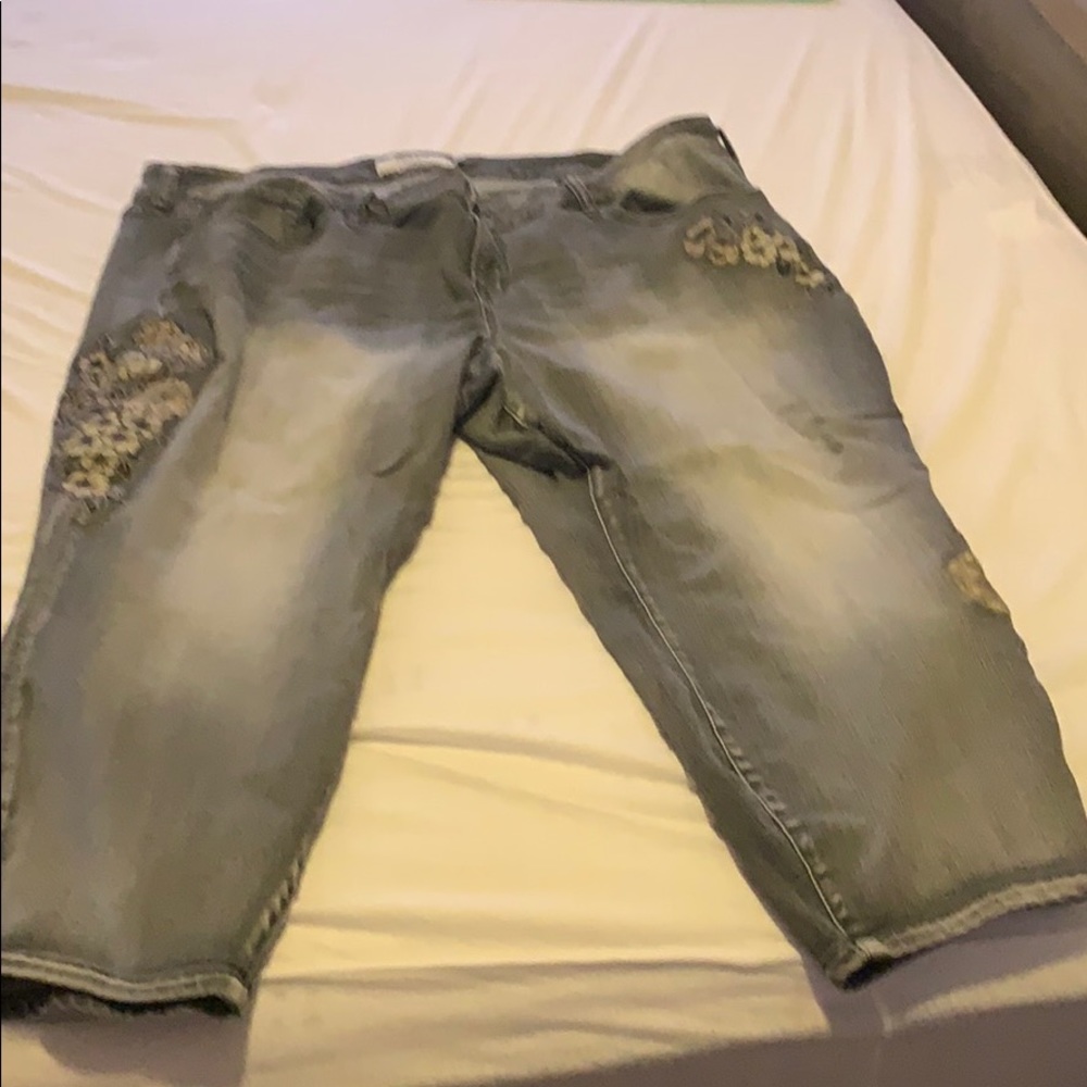 Torrid size 26 SHORT jeans.